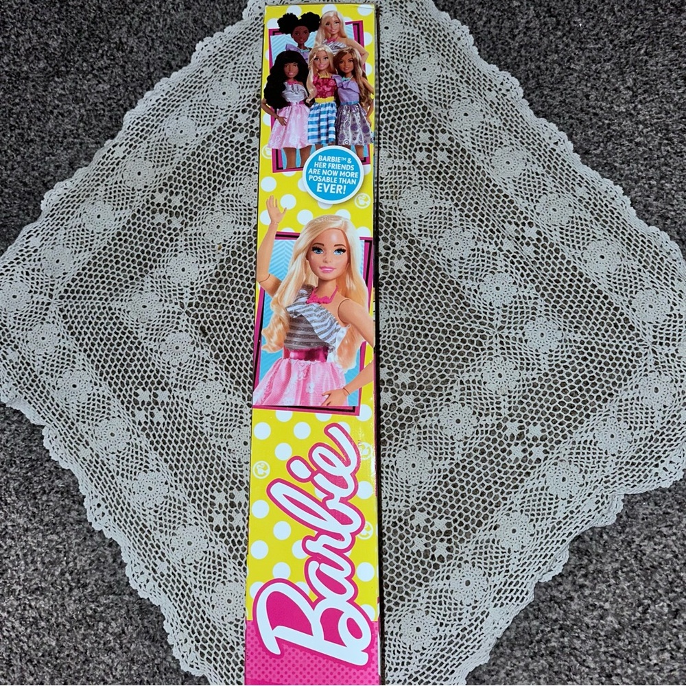 NOS NRFB MIB (C) 2018 28” Barbie Best Fashion Friend w/New Curvy Body - Blonde - Picture 5 of 13